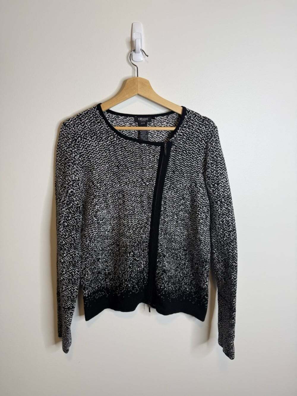 Olsen black & gray Zip-Front Textured Cardigan Sweater size 10